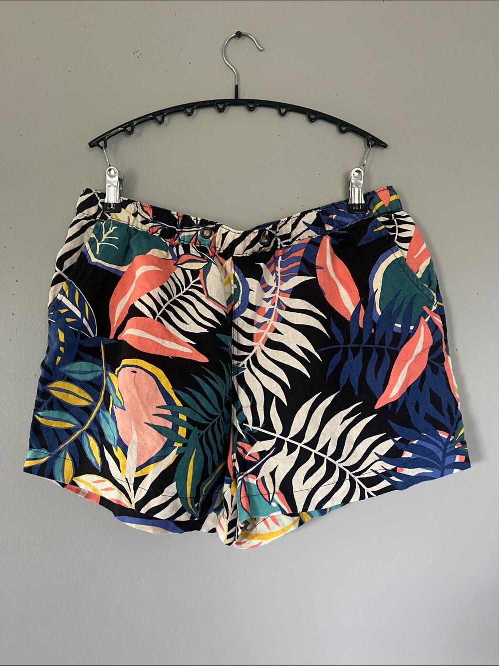C&C California Black Tropical Leaf Print Shorts with Coral & Teal Accents 10